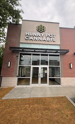 The Hunny Pot Cannabis Co. (334 Wellington Rd, London) store front