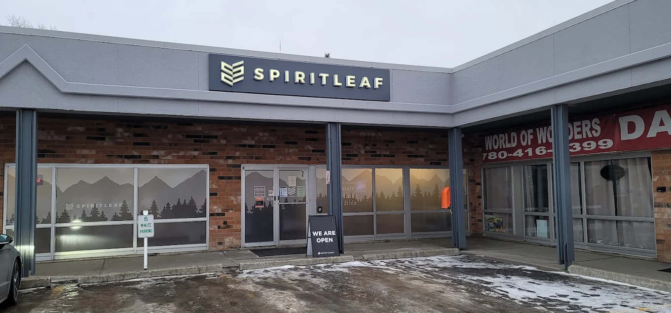 Spiritleaf Sherwood Park store front