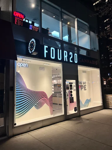 Four20 17th Ave West store front