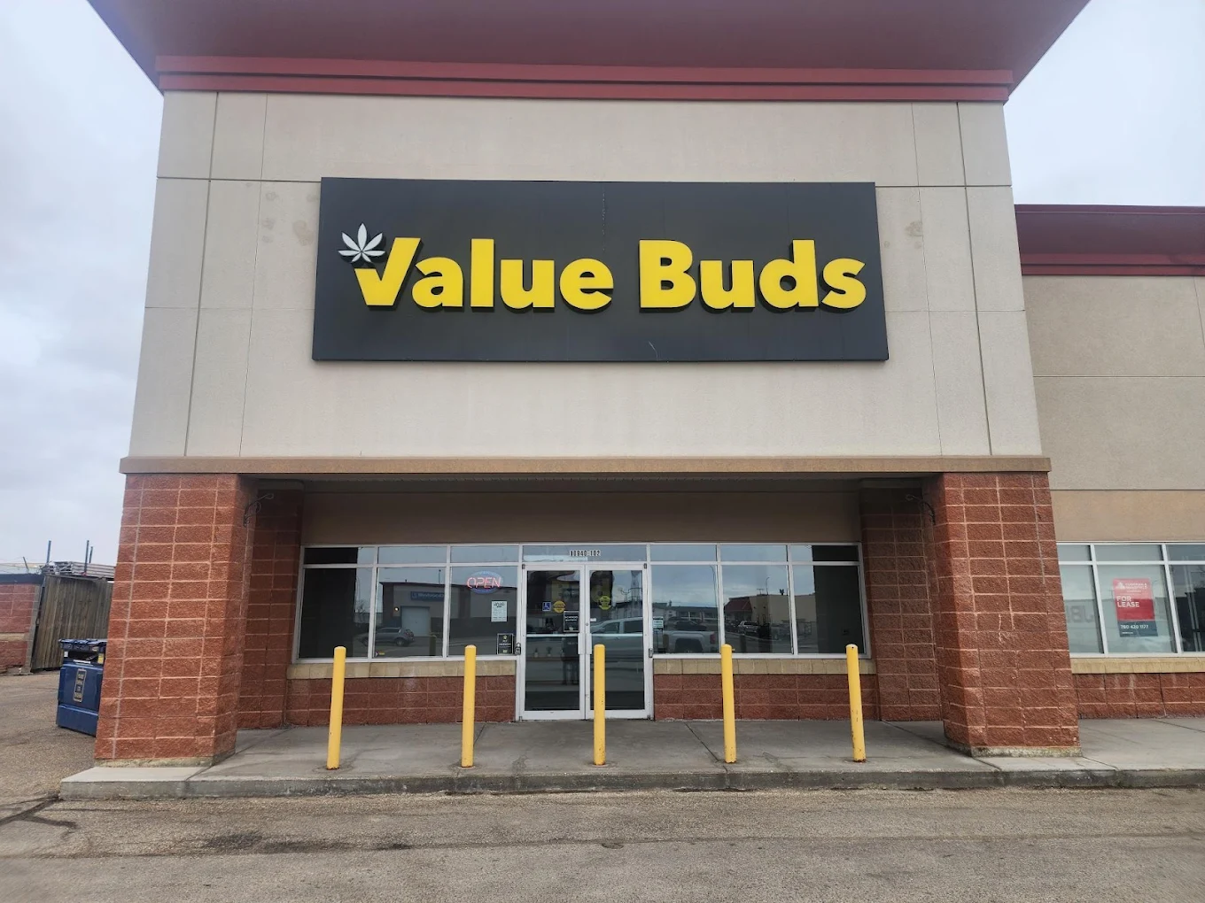 Value Buds Grande Prairie store front