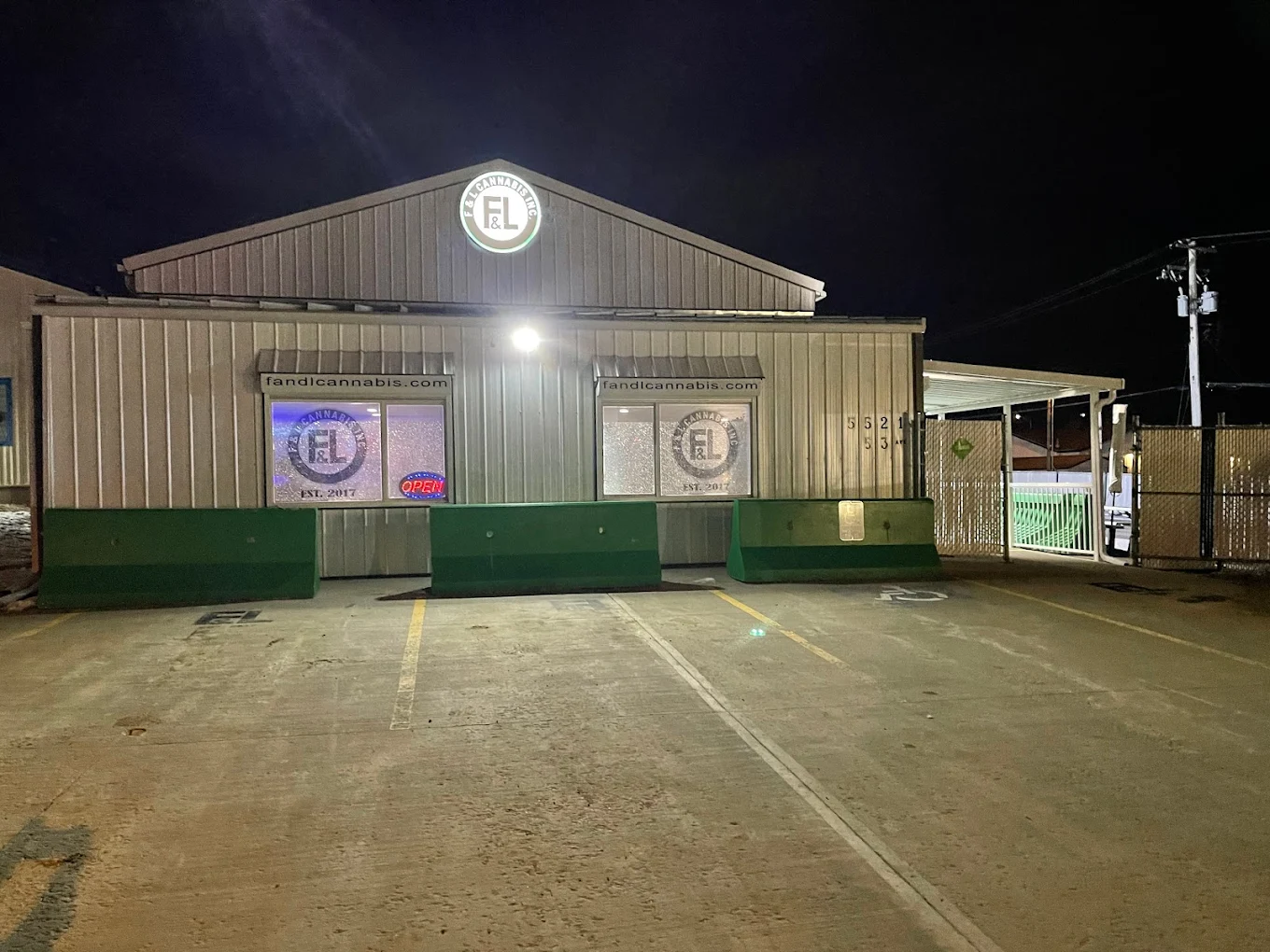 F&L Cannabis Inc. - Drayton Valley store front