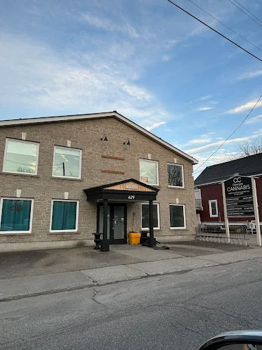 Olympia Cannabis Merrickville (OC Merrickville) store front