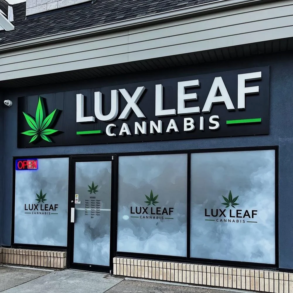 Lux Leaf Cannabis - Country Hills store front