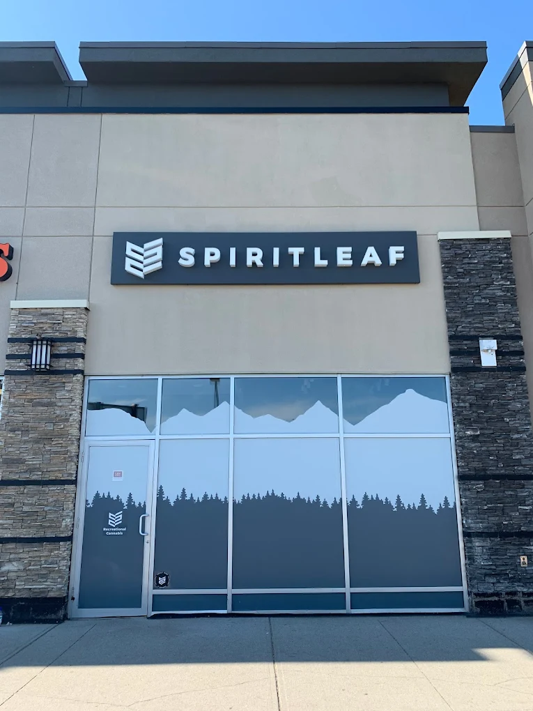 Spiritleaf - Heritage Links store front