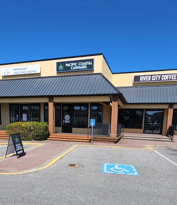 Pacific Coastal Cannabis - Powell River store front