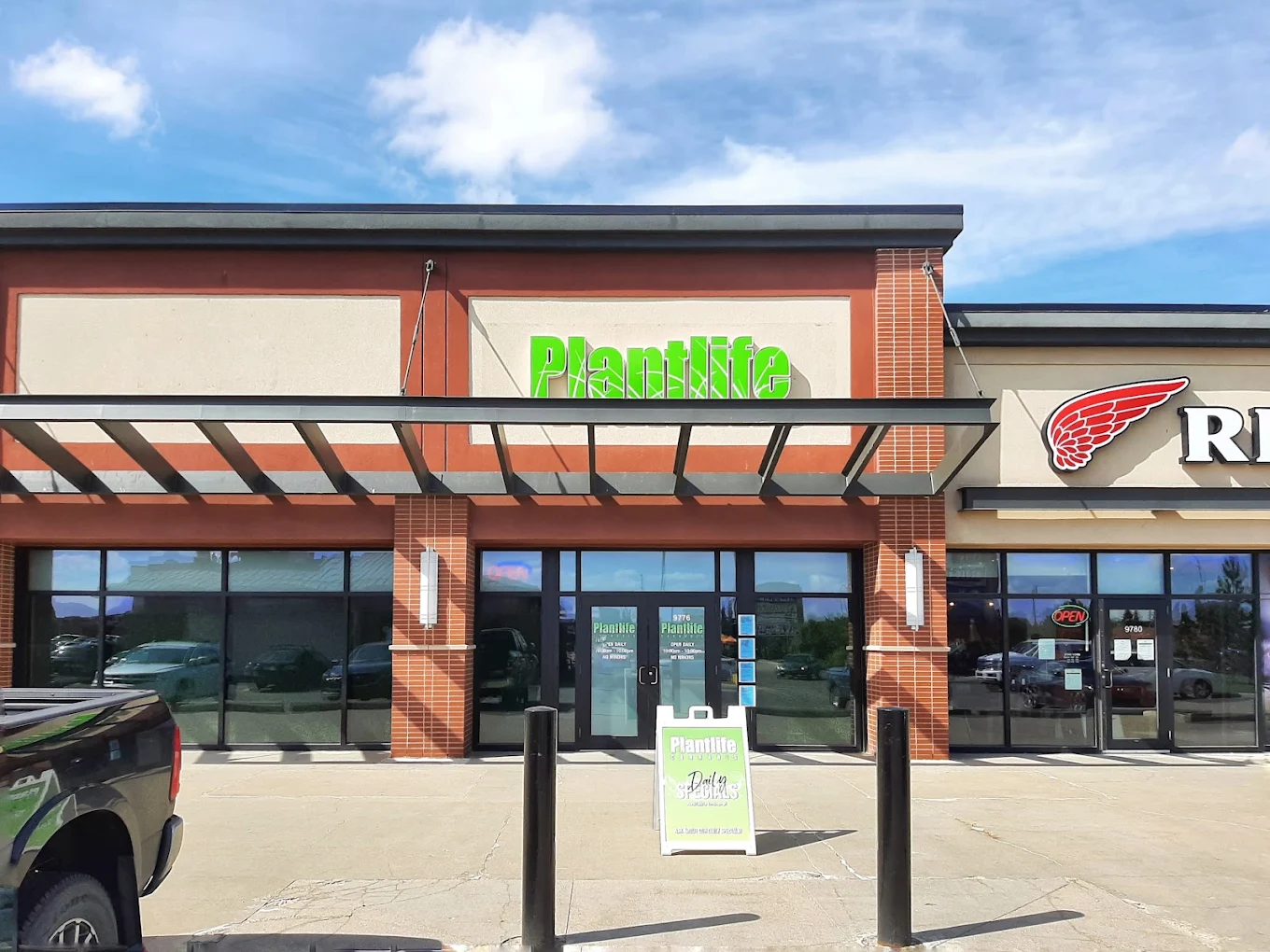 Plantlife Cannabis - Edmonton - Terra Losa store front