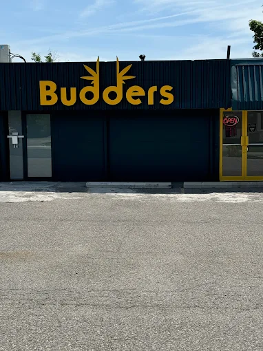 budders store front