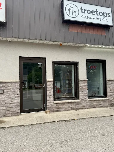 Tree Tops Cannabis Co store front