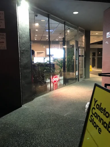 Yaletown Cannabis Store store front