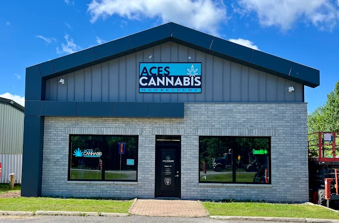 Aces Cannabis 389 Co. store front