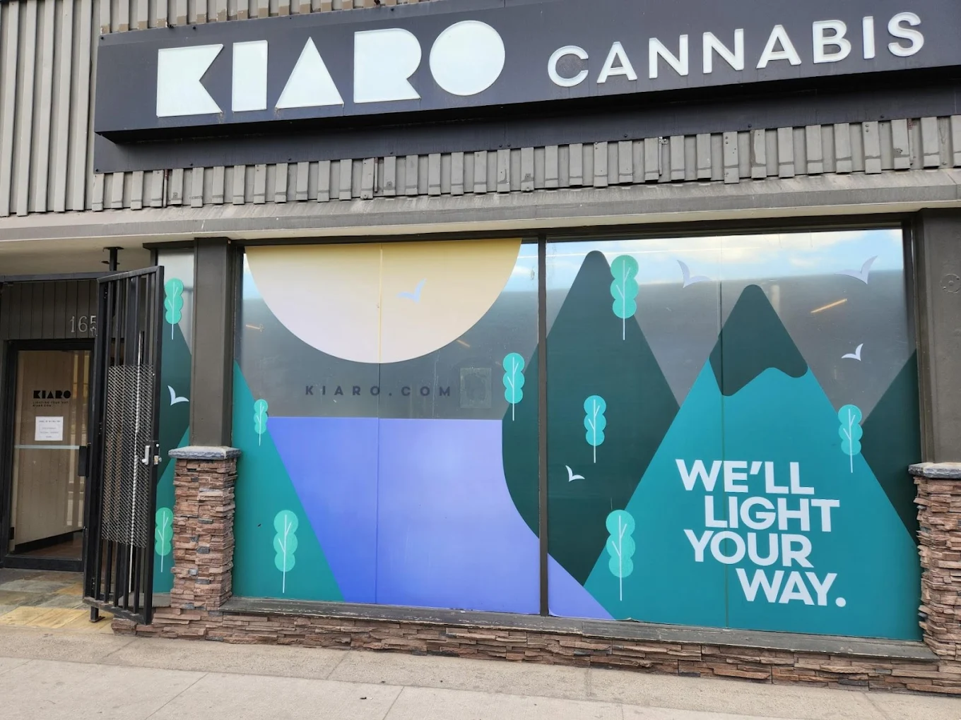 Kiaro Weed - Downtown Kelowna store front