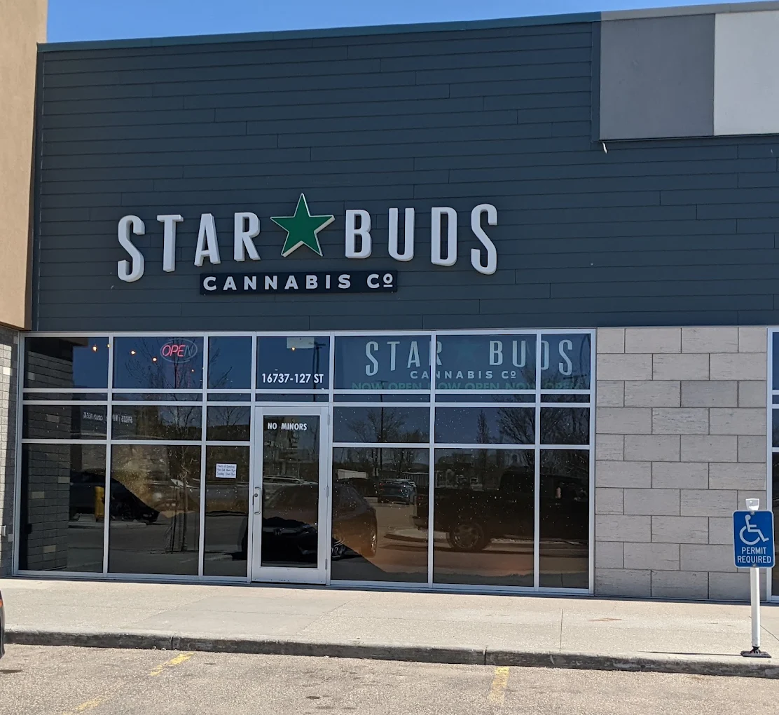 Star Buds Cannabis Co. - Newcastle store front