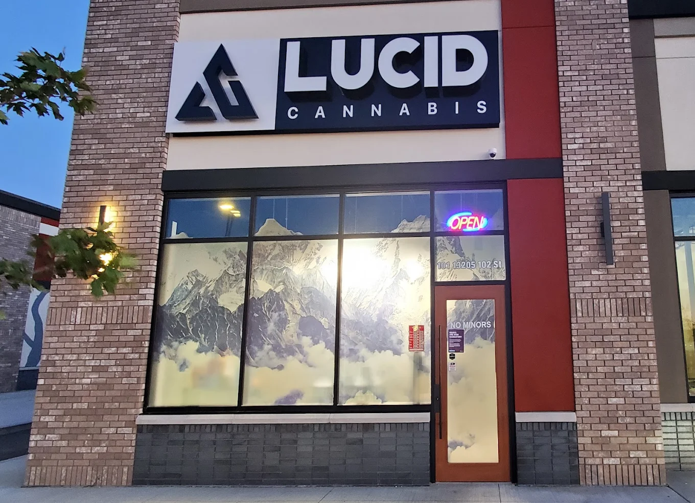LUCID Cannabis - Grande Prairie store front