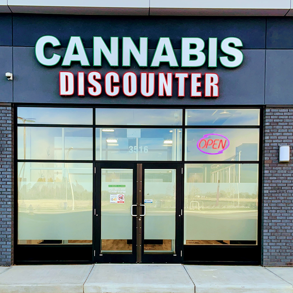 Cannabis Discounter - Southport store front