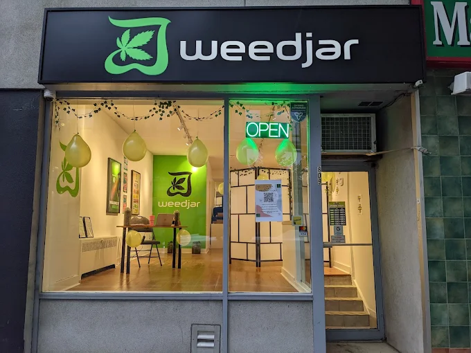 Weedjar store front