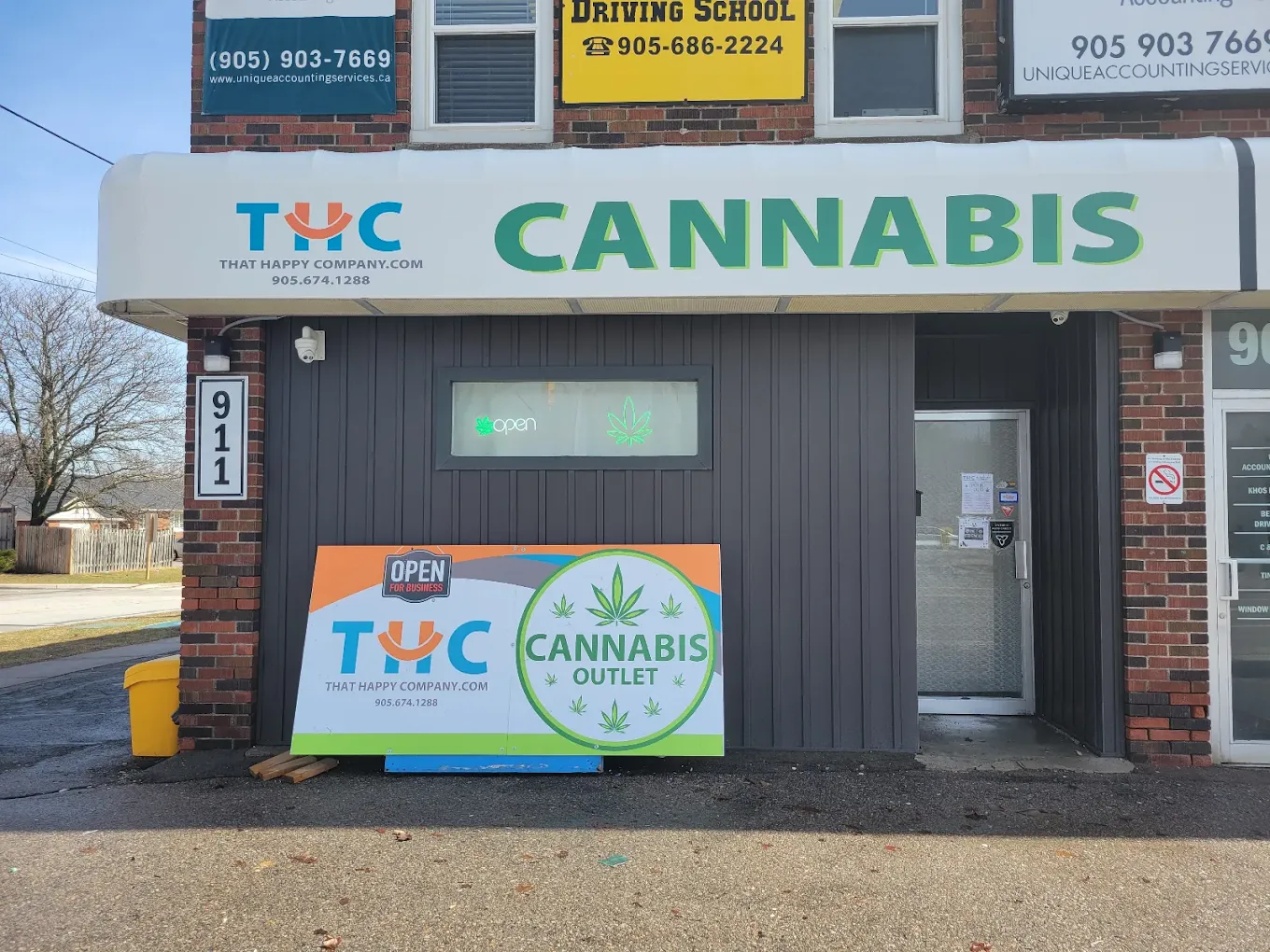 that happy company store front