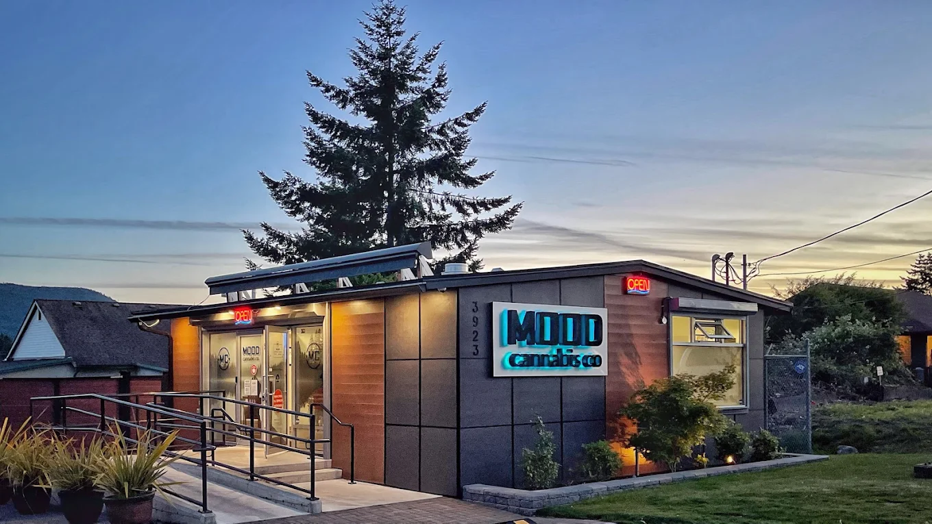 Mood Cannabis Co. - Victoria Avenue store front