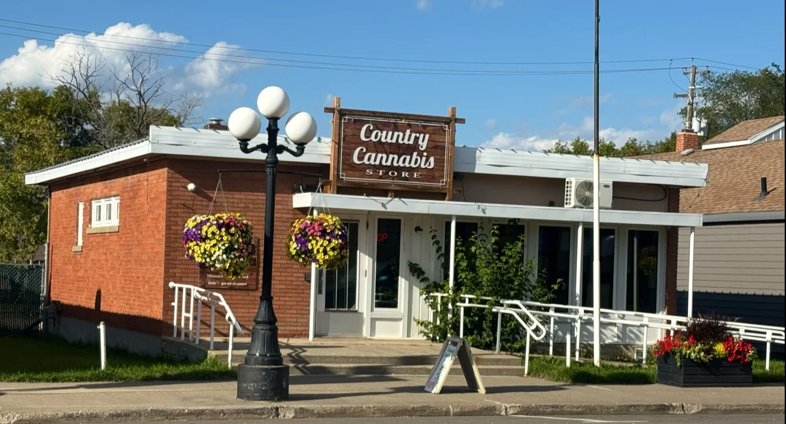 Country Cannabis Store store front
