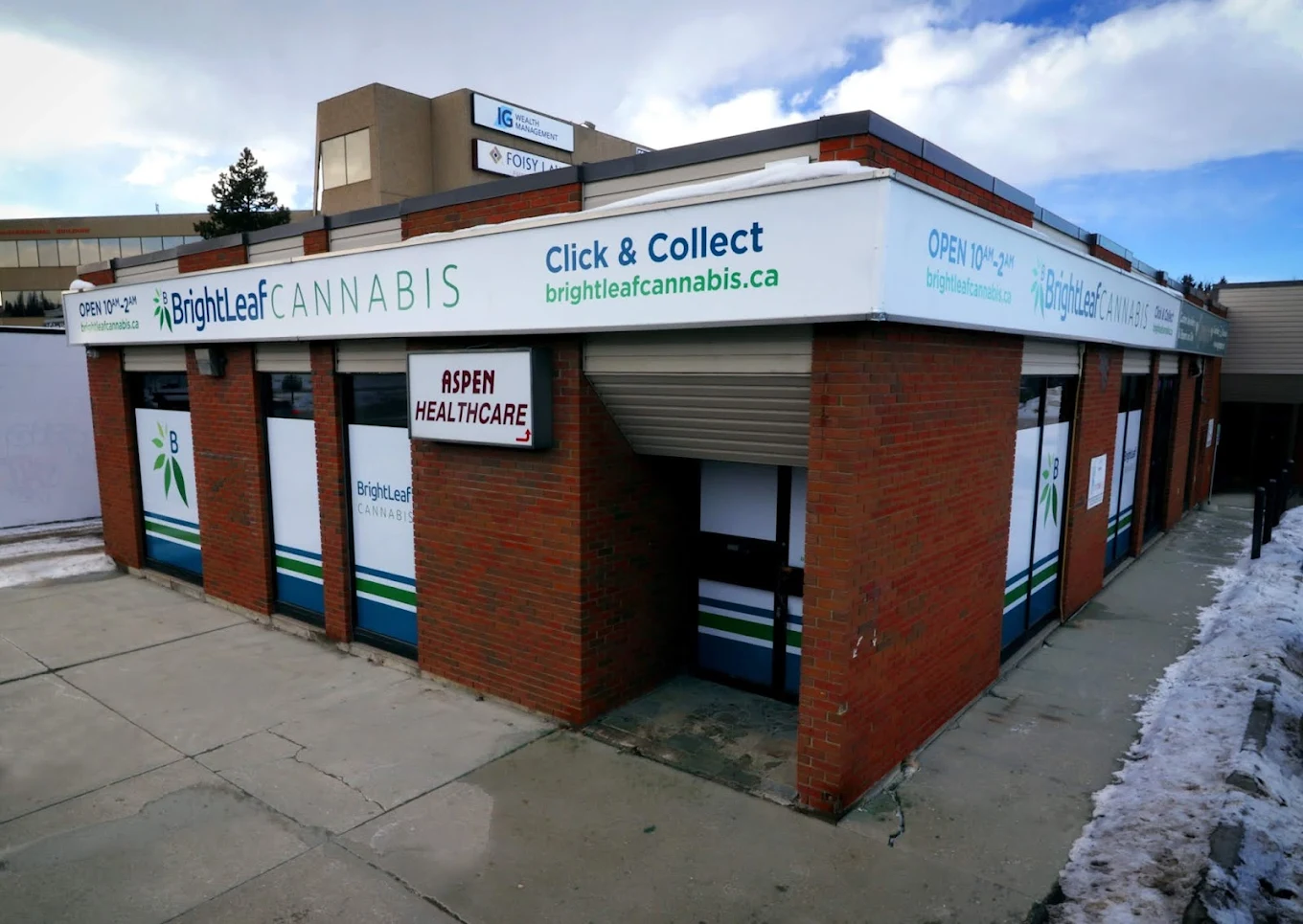 BrightLeaf Cannabis - St Albert store front