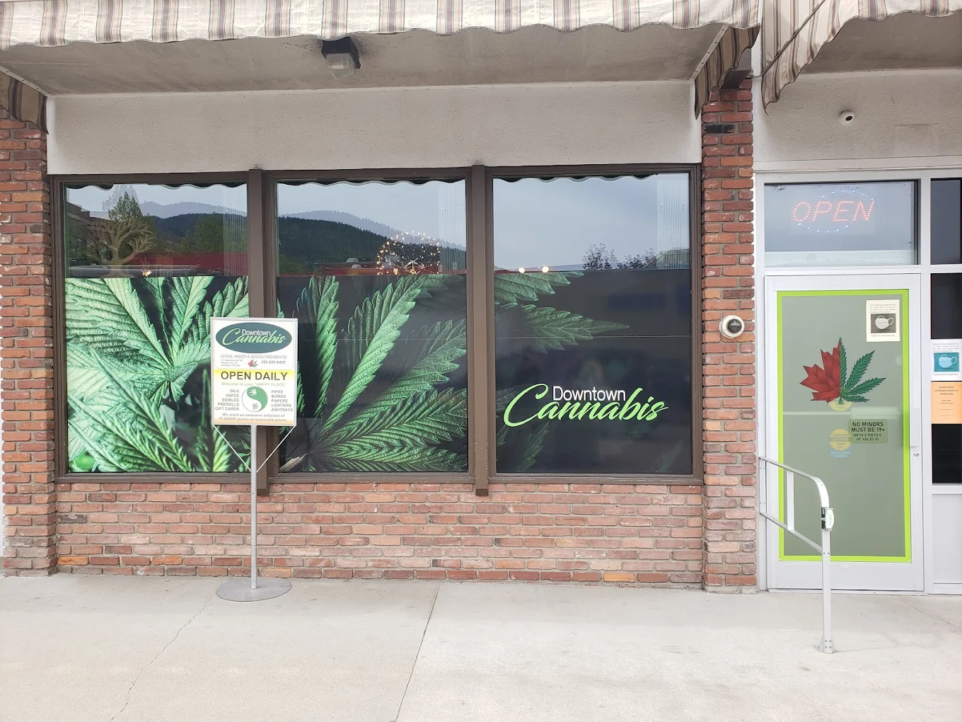 Downtown Cannabis - Salmon Arm store front