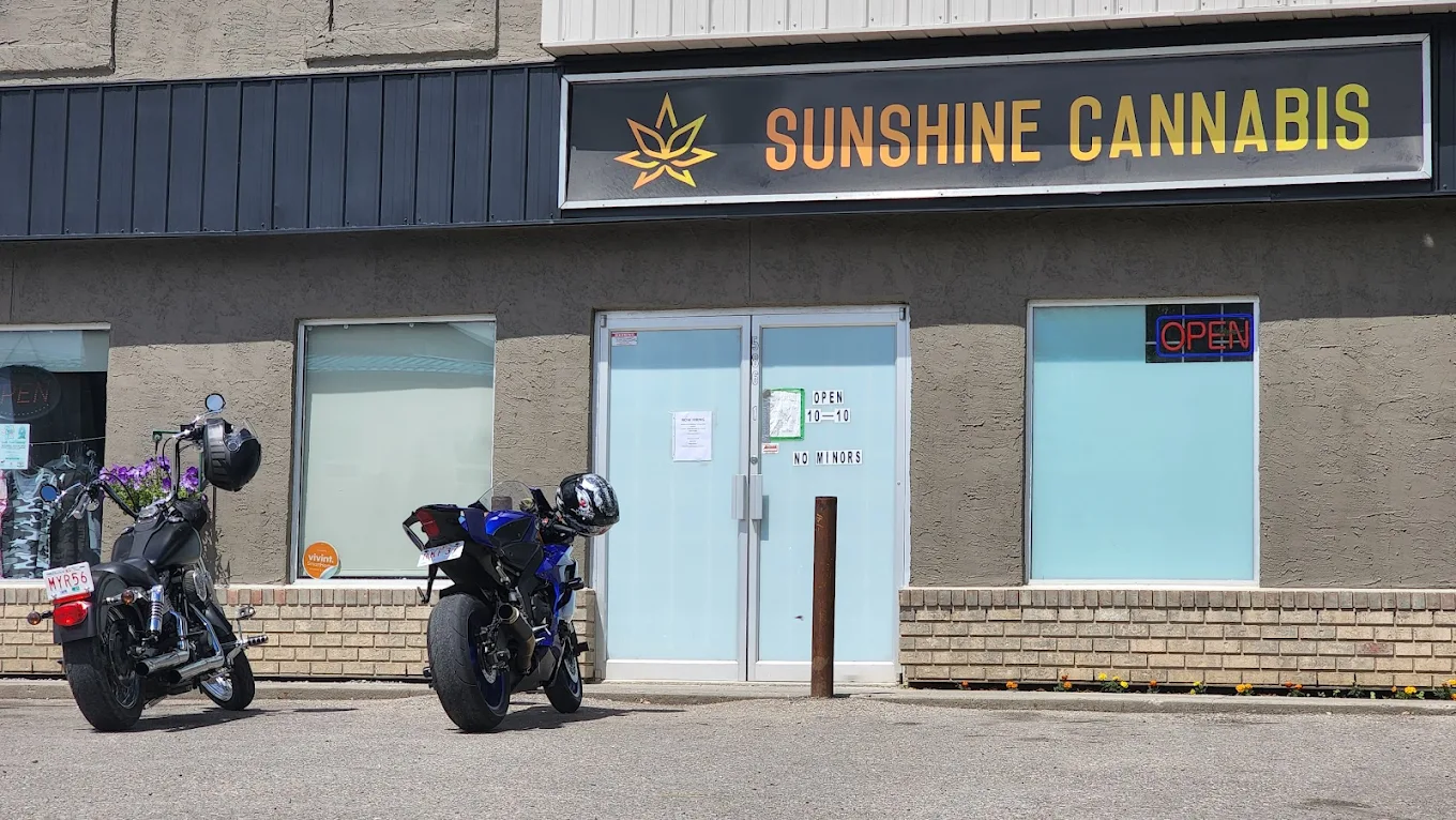 Sunshine Cannabis - Sundre store front