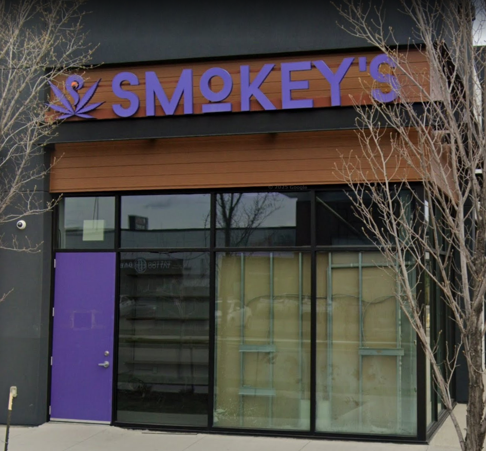 Smokey's - Chapelle store front