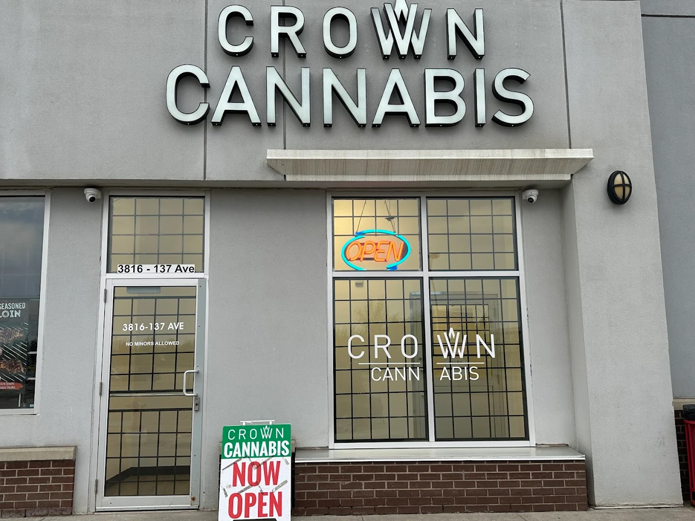 Crown Cannabis - Clareview store front
