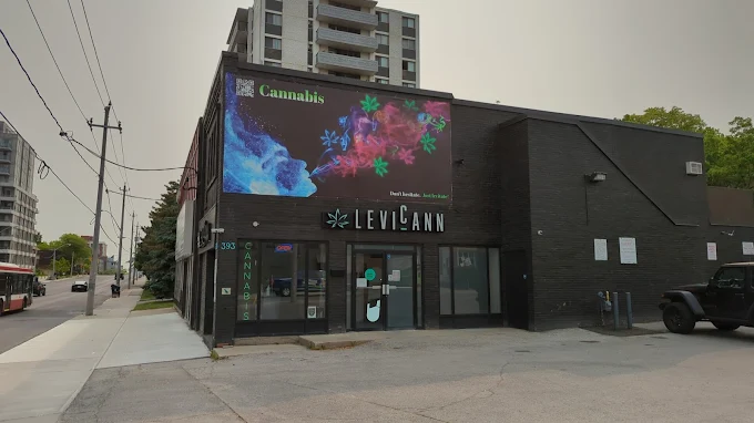Levicann store front