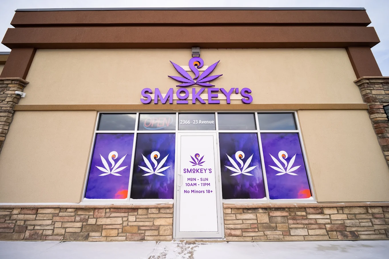 Smokey's - St. Albert store front