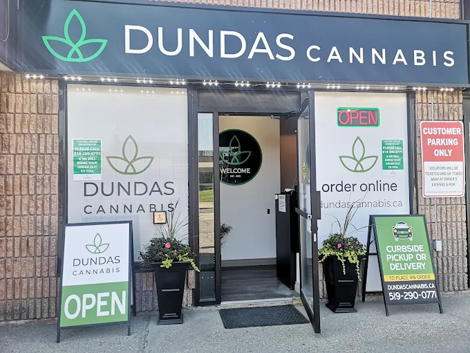 Dundas Cannabis store front