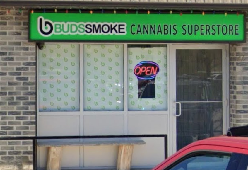 BUDSSMOKE - Deep River store front
