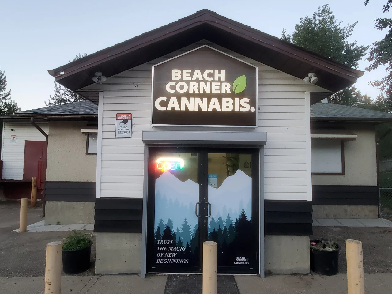 Beach Corner Cannabis store front