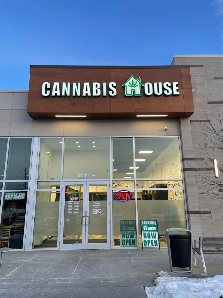 Cannabis House - 87Ave store front