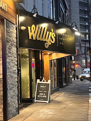 Willy's 420 Supplies store front