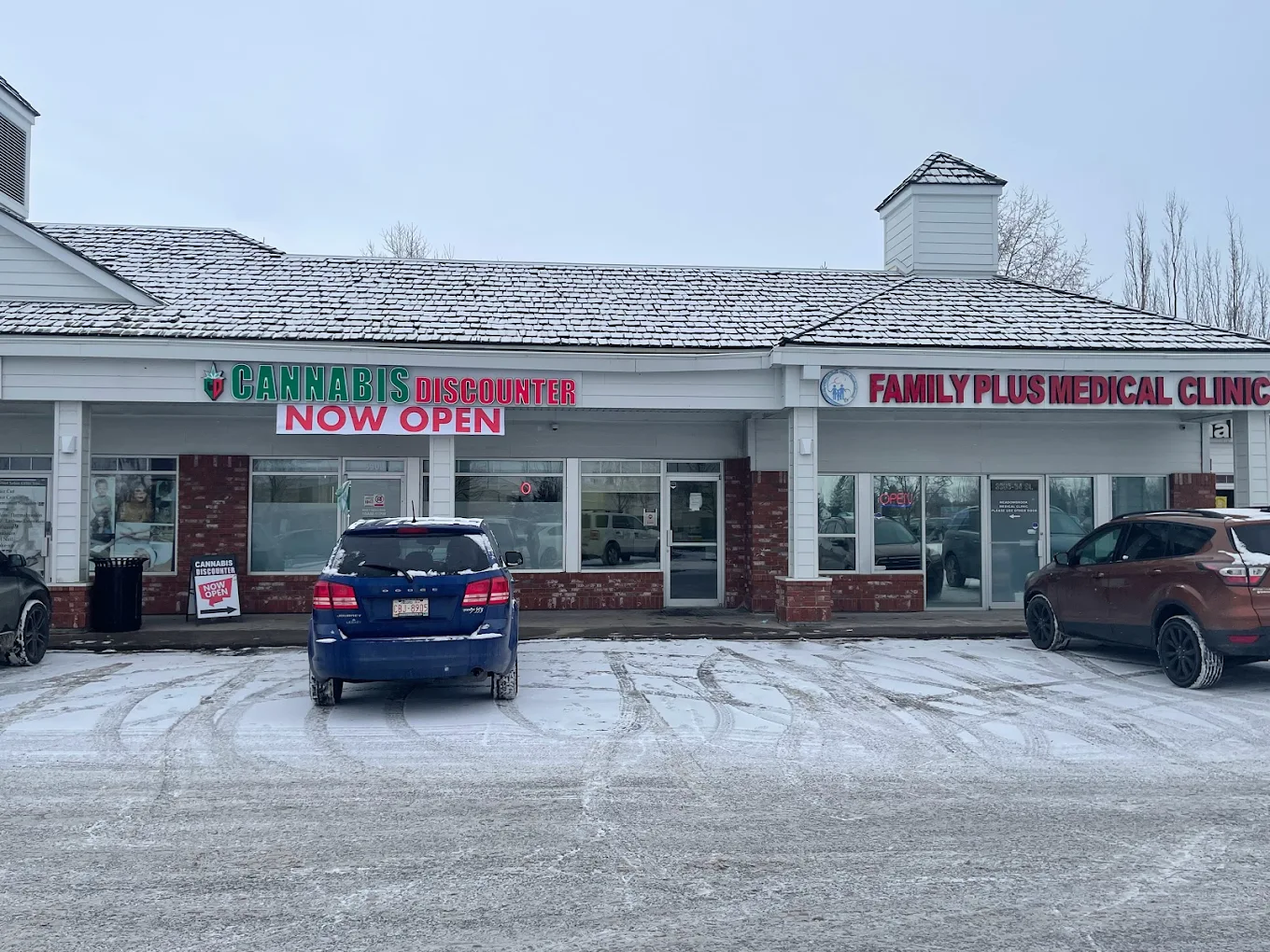 Cannabis Discounter - 3909 34st NW, (Discounter Meadow) store front