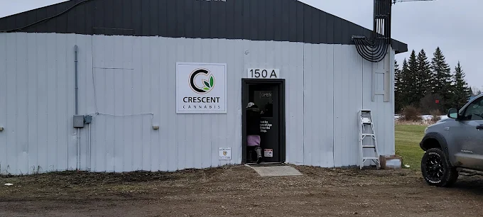 Crescent Cannabis store front