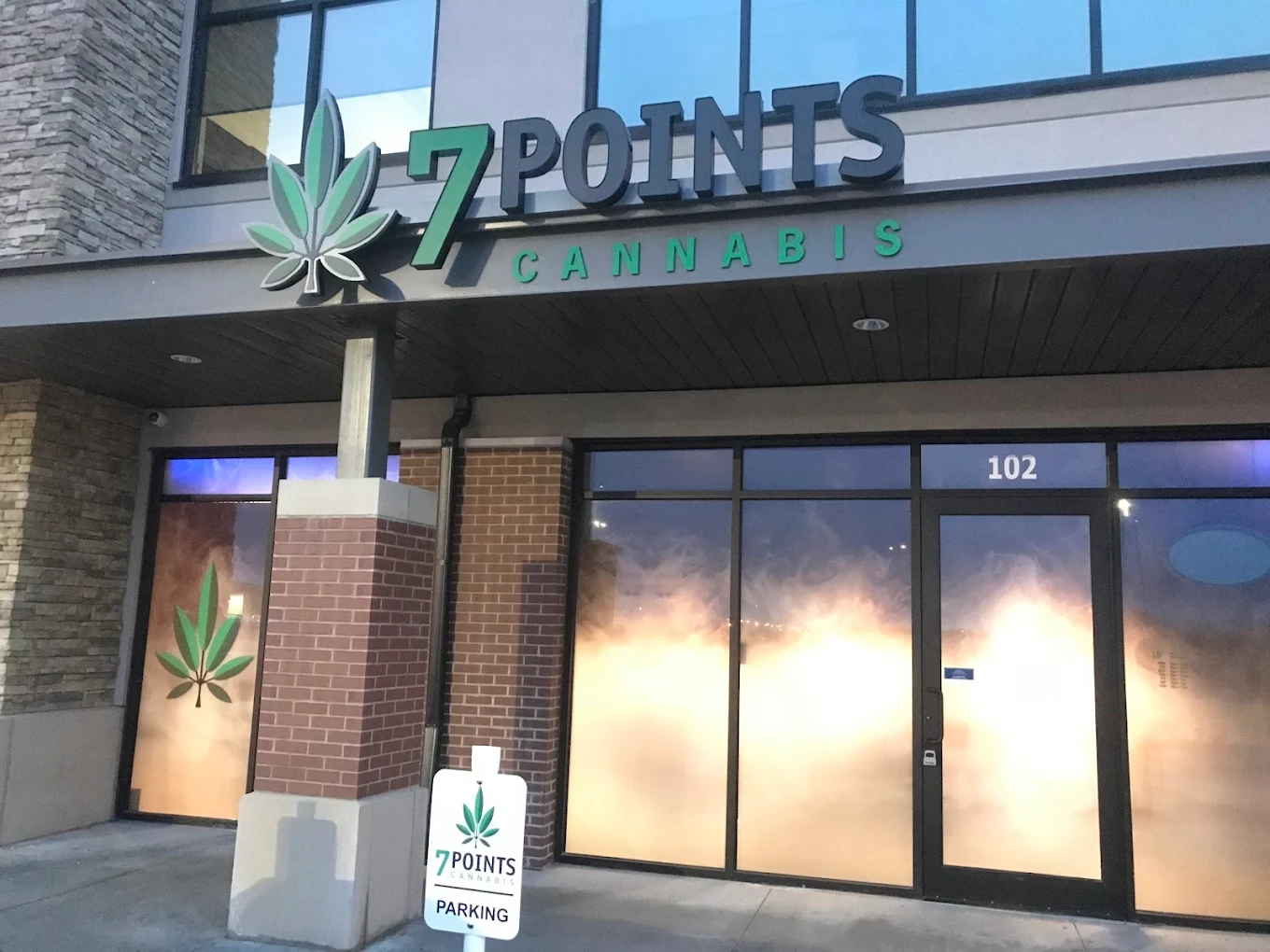 7 Points Cannabis store front