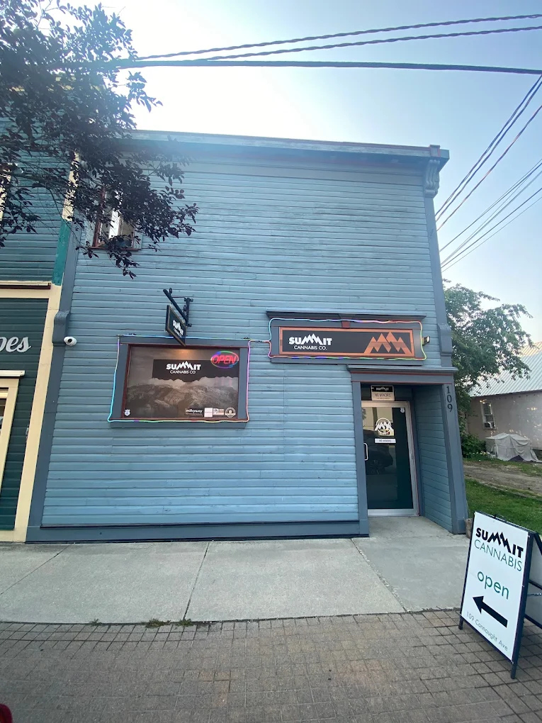 Summit Cannabis Co - Revelstoke store front