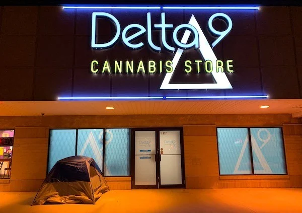 Delta 9 Cannabis Store - store front