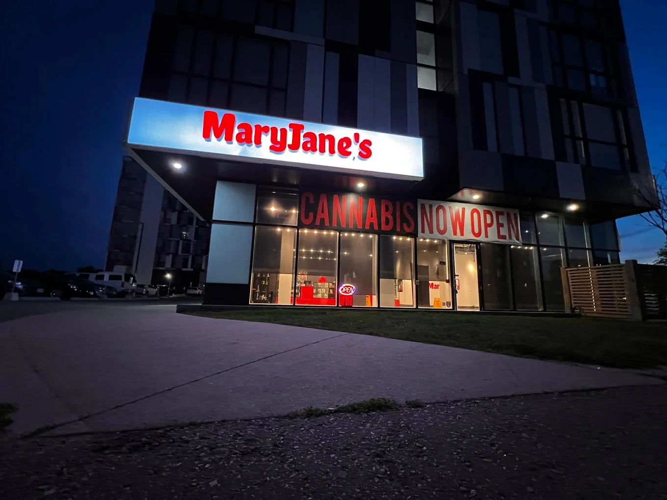 MaryJane's store front