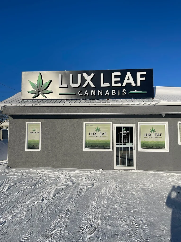 Lux Leaf Cannabis - Eckville store front