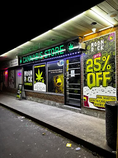MOONROCK CANNABIS store front