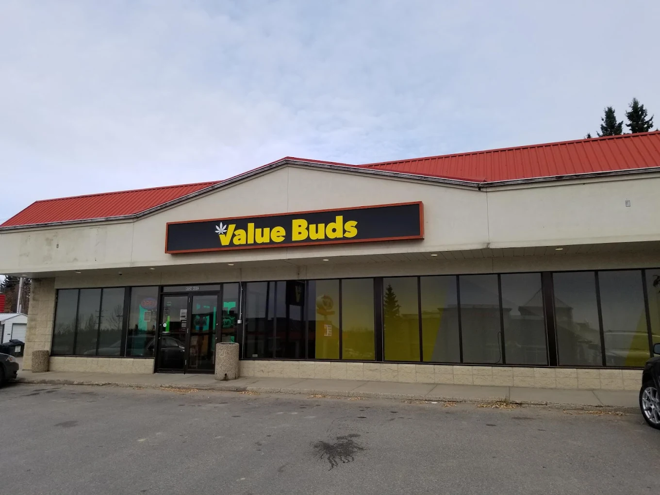 Value Buds Edson store front