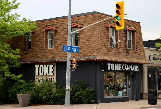 Toke Cannabis - Beamsville store front