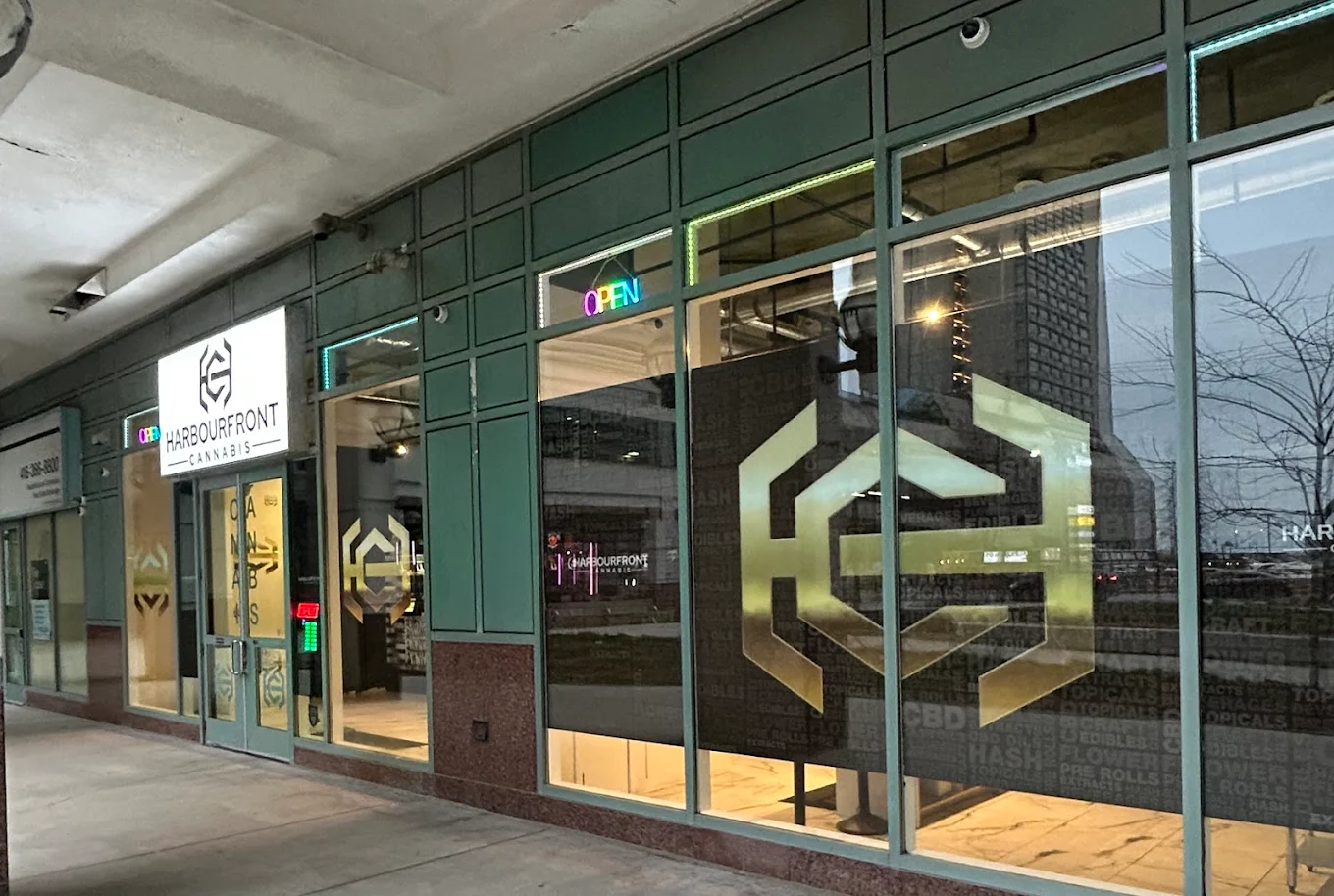 Harbourfront Cannabis store front
