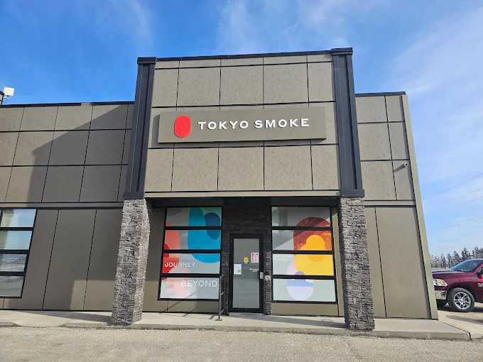 Tokyo Smoke Morden (Verendrye) Manitoba store front