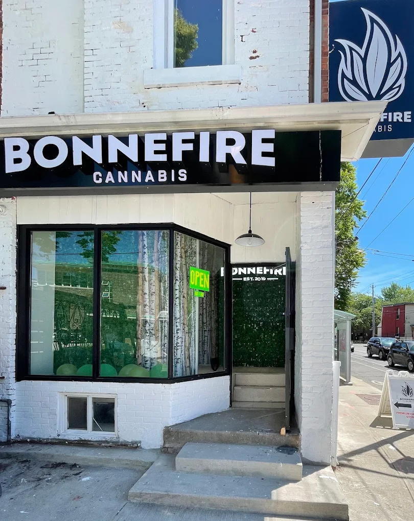 Bonnefire - Munro St. store front