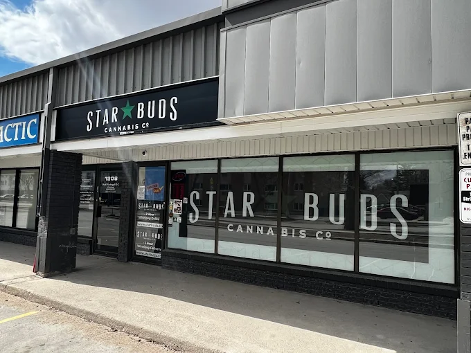 Star Buds Cannabis Co. - Manitoba store front