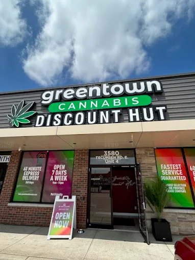 Greentown Discount Cannabis - Tecumseh & Central store front