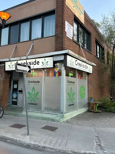 Creekside Greens store front